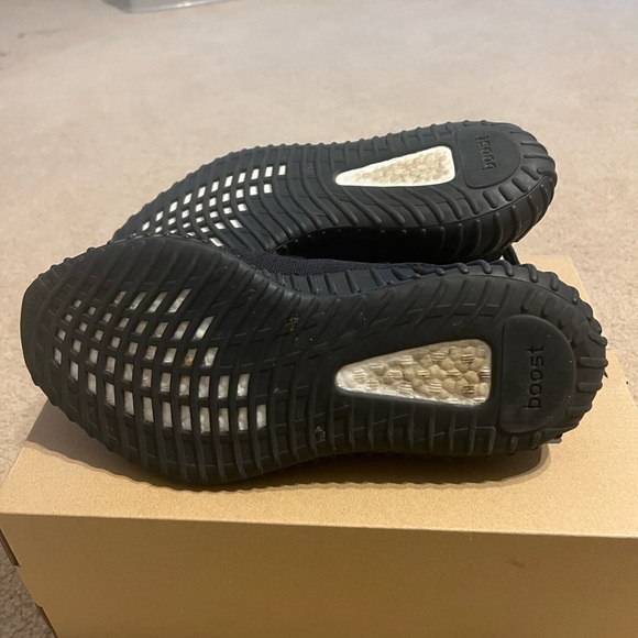 Adidas yeezy 350 onyx size 9 men - Picture 4 of 6